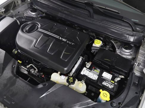 Used 2020 Jeep Cherokee Limited image 17