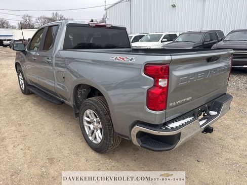 Used 2025 Chevrolet Silverado 1500 LT AWD/4WD image 12