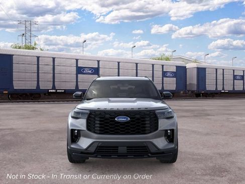 New 2026 Ford Explorer ST-Line w/ ST-Line Street Pack AWD/4WD image 6