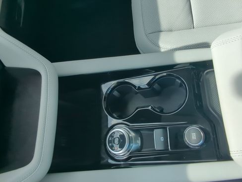 Used 2026 Ford Explorer Platinum w/ LUX Leather Package image 19