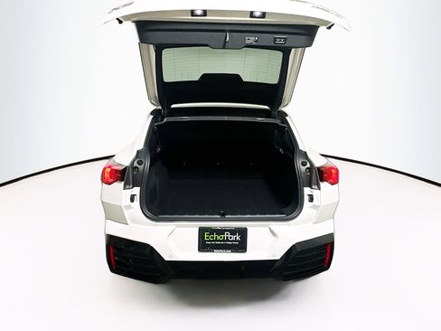 Used 2025 BMW X2 xDrive28i w/ M Sport Package image 30