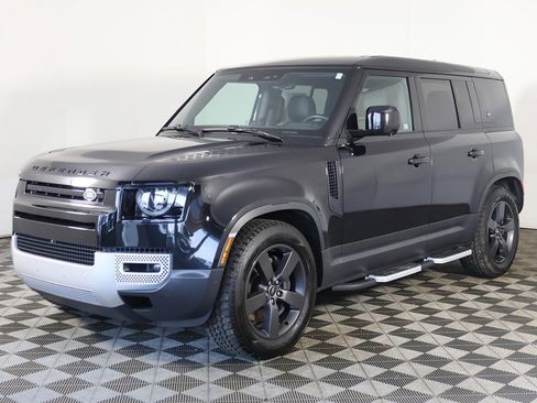 Used 2024 Land Rover Defender 110 SE image 10