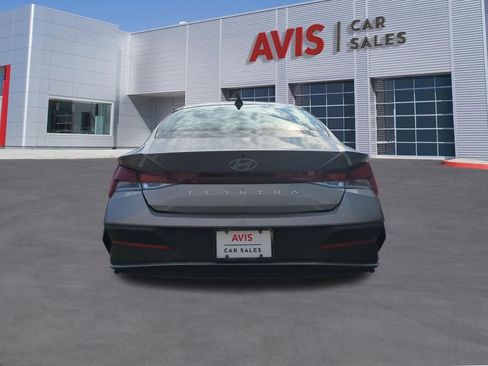 Used 2024 Hyundai Elantra SEL image 7