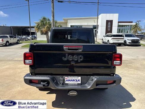 Used 2021 Jeep Gladiator Sport w/ Trailer Tow Package AWD/4WD image 8