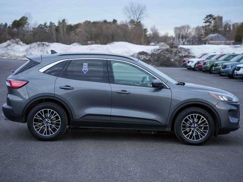 Used 2021 Ford Escape SEL w/ Technology Package image 4