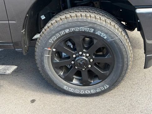 New 2026 RAM 2500 Laramie AWD/4WD image 11