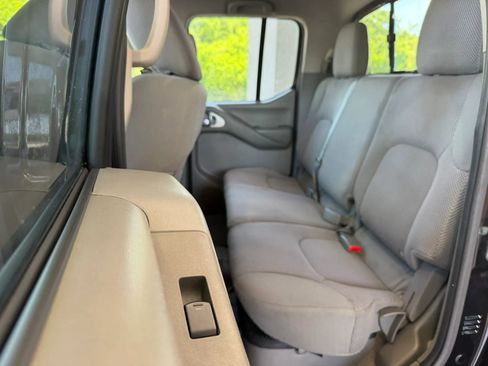 Used 2016 Nissan Frontier SV w/ SV Value Truck Package AWD/4WD image 21