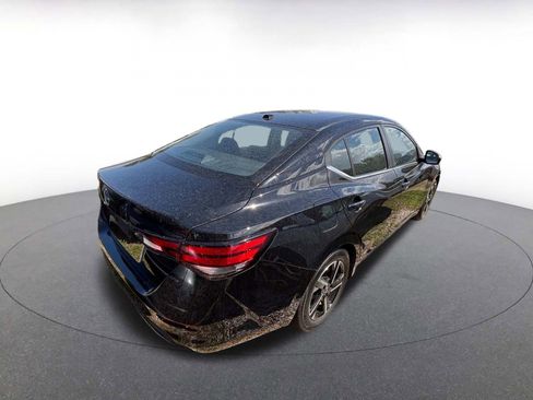 Used 2025 Nissan Sentra SV image 6