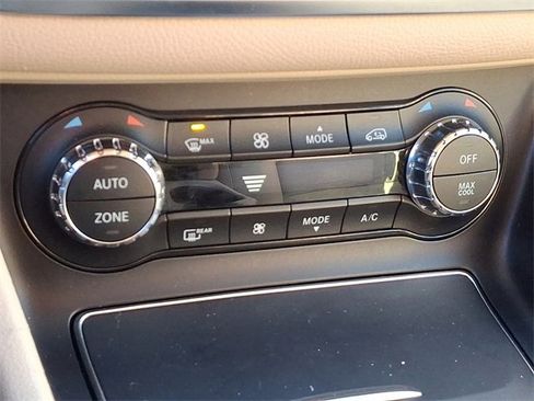 Used 2019 Mercedes-Benz GLA 250 4MATIC image 15