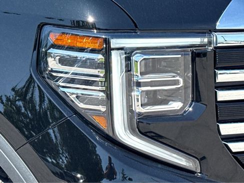 New 2026 GMC Sierra 1500 SLT w/ SLT Premium Plus Package AWD/4WD image 19