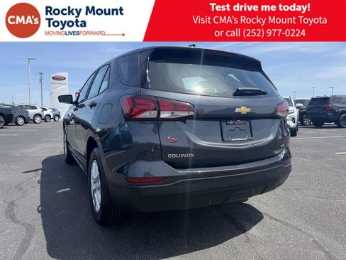 Used 2022 Chevrolet Equinox LS w/ Driver Confidence II Package AWD/4WD image 5