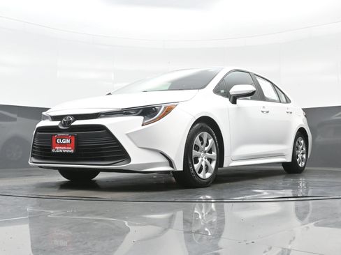 Used 2024 Toyota Corolla LE FWD image 26