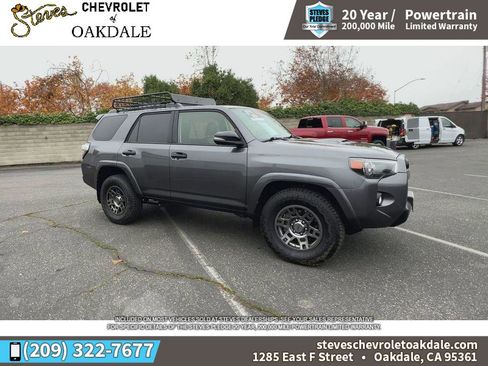 Used 2020 Toyota 4Runner Venture image 2