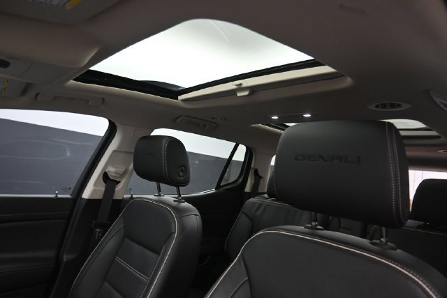 Used 2020 GMC Acadia Denali AWD/4WD image 18