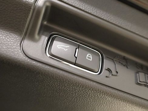 Used 2025 Ford Explorer ST-Line w/ Premium Package image 39