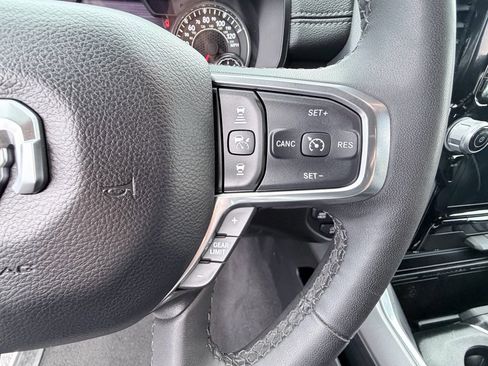 Used 2025 RAM 1500 Laramie AWD/4WD image 16
