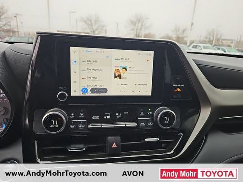 Used 2023 Toyota Highlander LE image 19