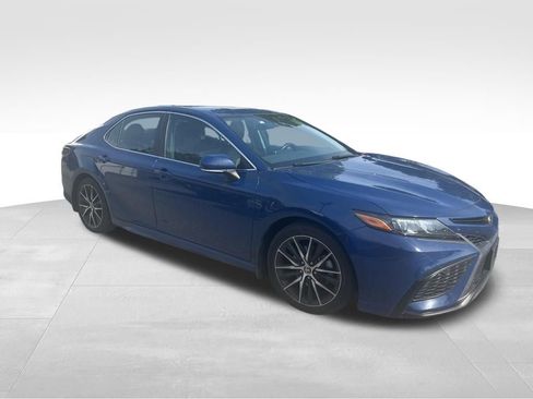 Used 2023 Toyota Camry SE w/ Cold Weather Package AWD/4WD image 6