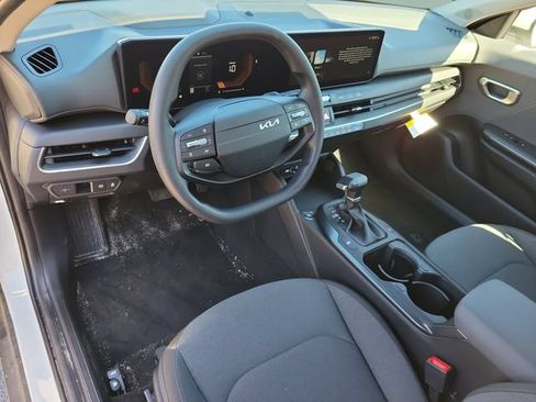 Used 2025 Kia K4 FWD image 9