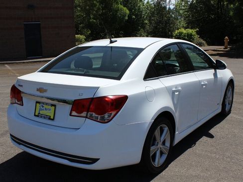 Used 2013 Chevrolet Cruze LT w/ RS Package FWD image 4