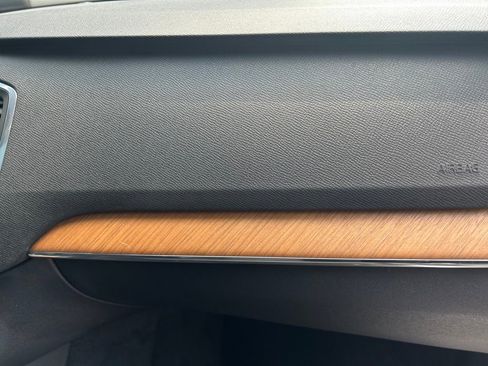 Certified 2022 Volvo XC90 T6 Momentum w/ Climate Package image 14