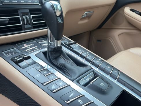 Used 2019 Porsche Macan AWD/4WD image 19