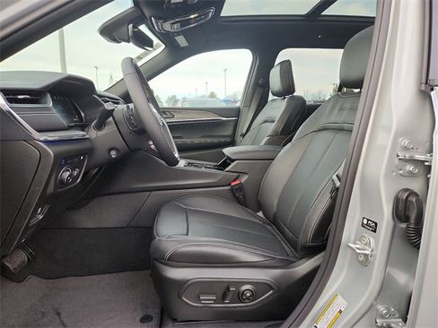 New 2024 Jeep Grand Cherokee Overland w/ Trailer Tow Package image 6