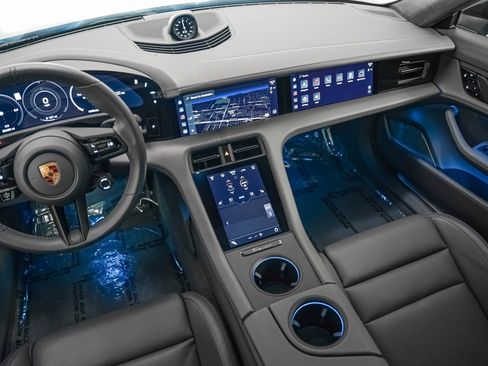 Certified 2020 Porsche Taycan Turbo image 18