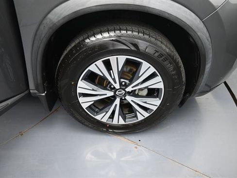 Used 2021 Nissan Rogue SV FWD image 23