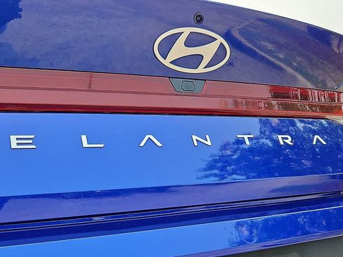 Used 2024 Hyundai Elantra SEL FWD image 32