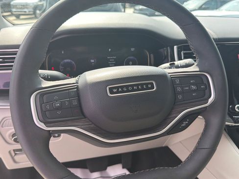 Used 2023 Jeep Wagoneer Series II w/ Convenience Group I AWD/4WD image 13