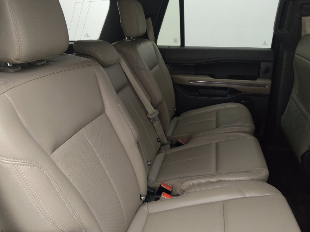 Used 2019 Ford Expedition XLT w/ Equipment Group 202A RWD image 19