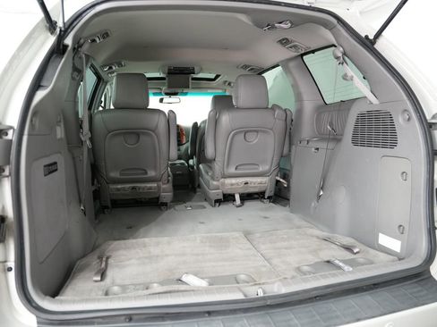Used 2010 Toyota Sienna XLE Limited image 35