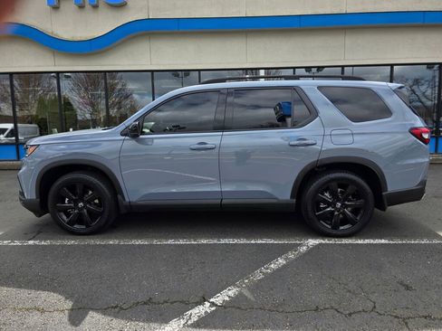 Certified 2025 Honda Pilot Black Edition image 2