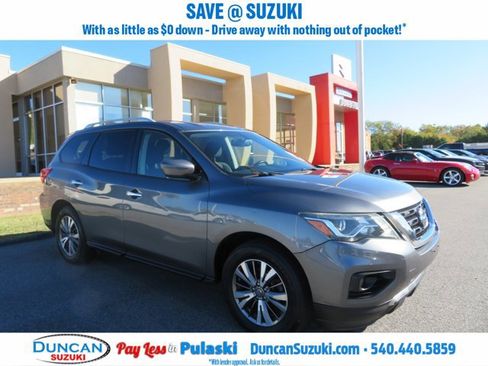 Used 2019 Nissan Pathfinder SV image 1