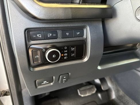 Used 2023 Ford F350 Lariat w/ Lariat Ultimate Package AWD/4WD image 17