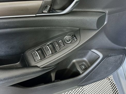Used 2019 Honda Accord LX image 17