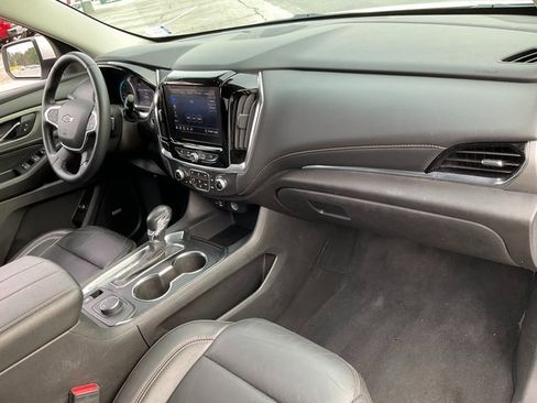 Used 2021 Chevrolet Traverse RS image 24