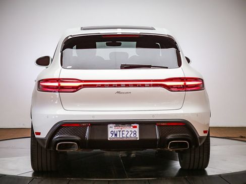 Certified 2025 Porsche Macan AWD/4WD image 6