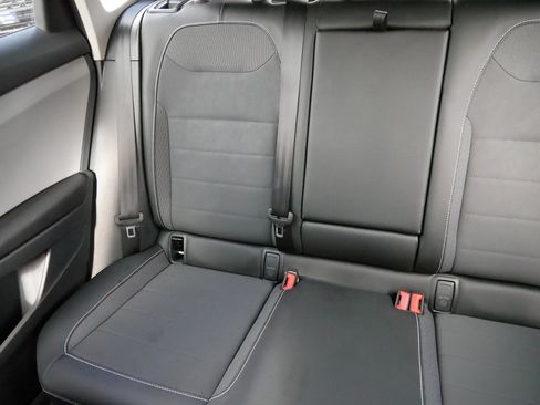 Certified 2023 Volkswagen Taos SE w/ Panoramic Sunroof Package image 12