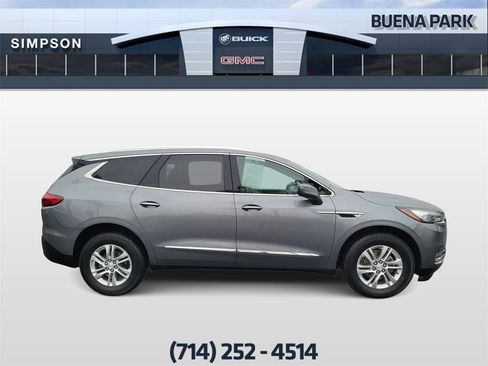 Used 2018 Buick Enclave Essence image 9