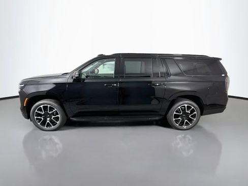 New 2026 Chevrolet Suburban RST w/ RST Capability Package AWD/4WD image 4