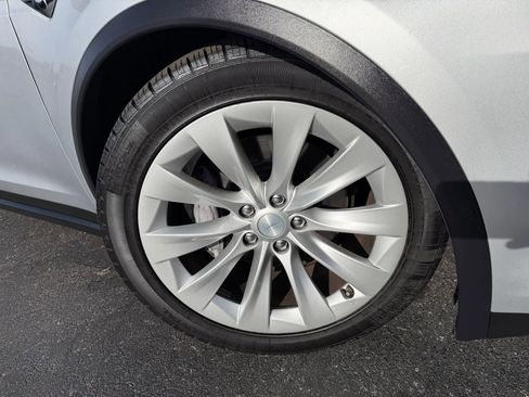 Used 2018 Tesla Model X 75D image 63