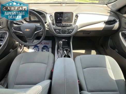 Used 2020 Chevrolet Malibu LT FWD image 2