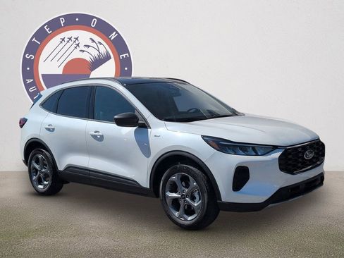 New 2026 Ford Escape ST-Line w/ Tech Pack #1 FWD image 2