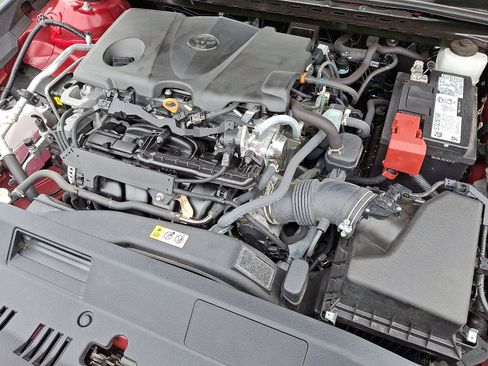 Certified 2022 Toyota Camry LE image 28