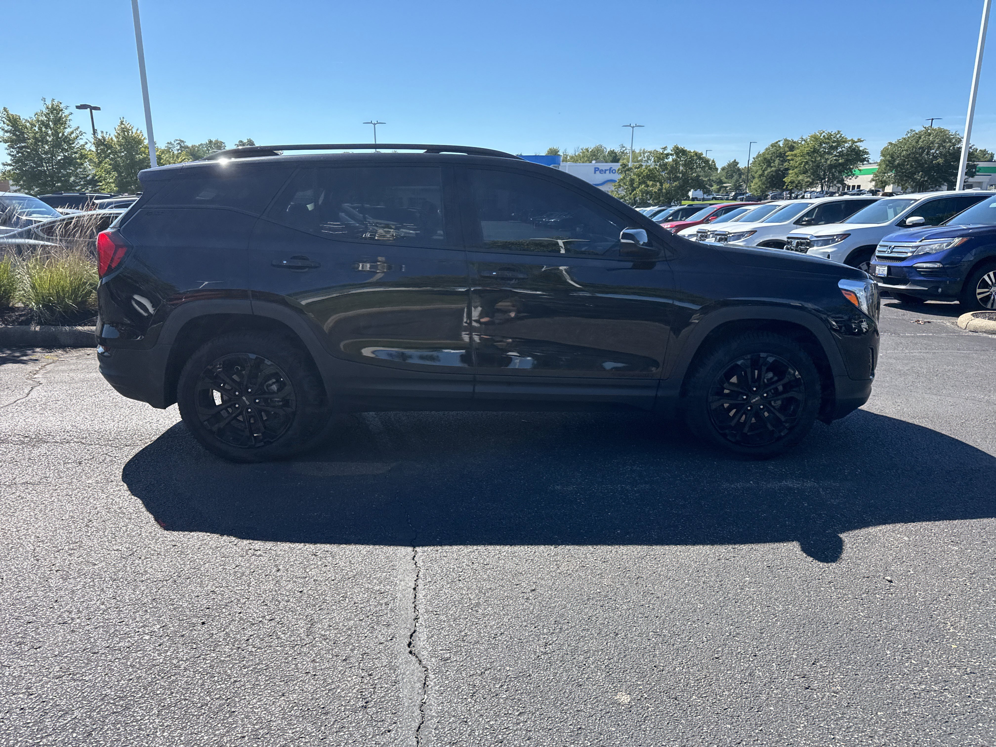 Used 2021 GMC Terrain SLT w/ Infotainment Package II AWD/4WD image 28