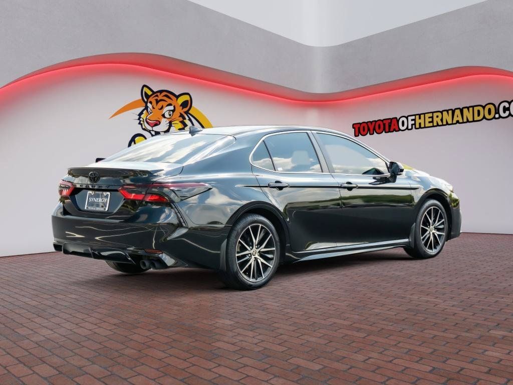 Used 2024 Toyota Camry SE FWD image 5