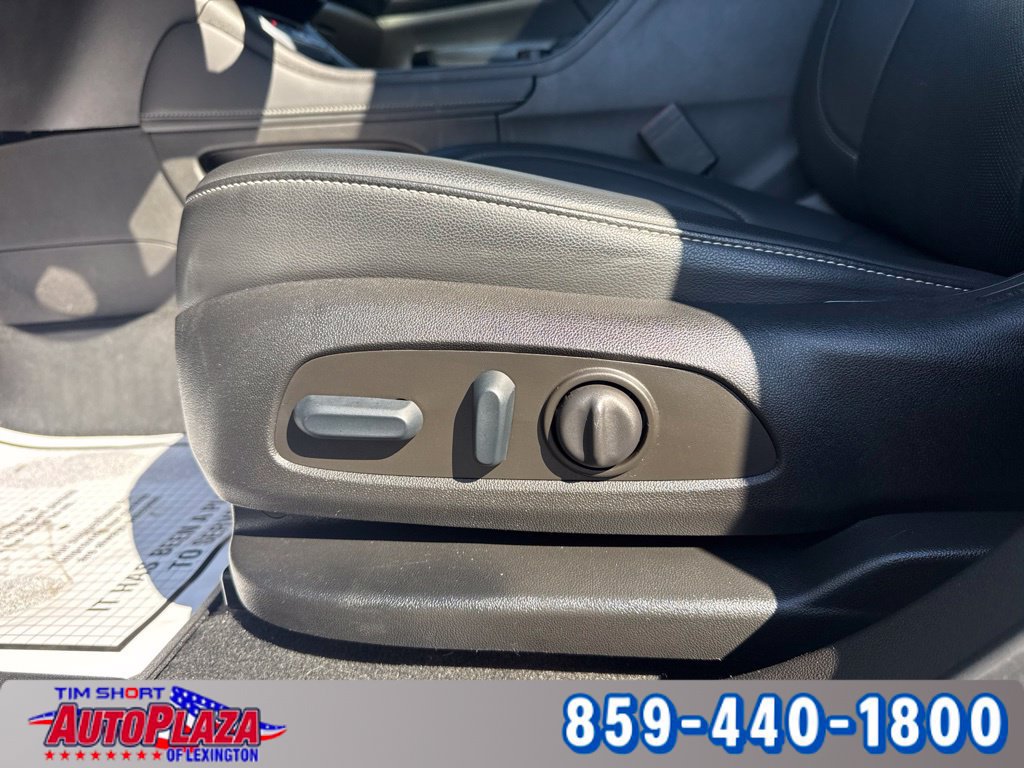 Used 2023 GMC Acadia SLT w/ Elevation Edition AWD/4WD image 11