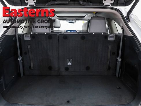 Used 2024 Toyota Highlander Platinum image 9